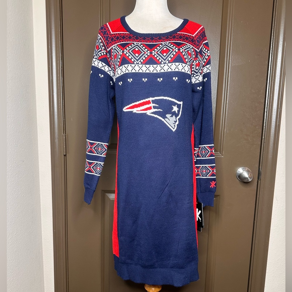 NWT. Patriots Logo Sweater Dress